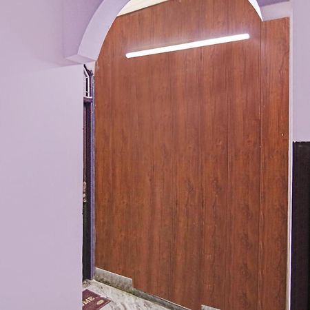 Flagship Hotel Decent Stay Near Pvr Vikaspuri Delhi นิวเดลี ภายนอก รูปภาพ