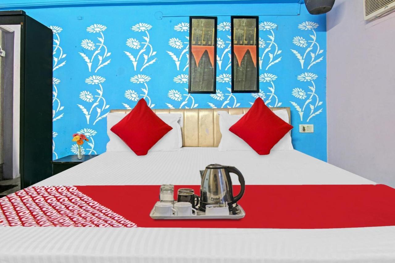 Flagship Hotel Decent Stay Near Pvr Vikaspuri Delhi นิวเดลี ภายนอก รูปภาพ