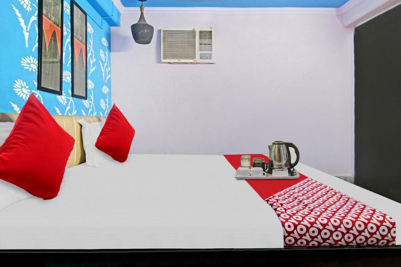 Flagship Hotel Decent Stay Near Pvr Vikaspuri Delhi นิวเดลี ภายนอก รูปภาพ