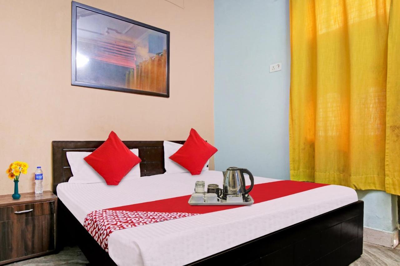 Flagship Hotel Decent Stay Near Pvr Vikaspuri Delhi นิวเดลี ภายนอก รูปภาพ