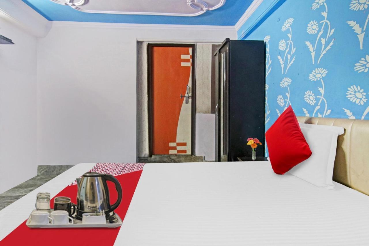 Flagship Hotel Decent Stay Near Pvr Vikaspuri Delhi นิวเดลี ภายนอก รูปภาพ