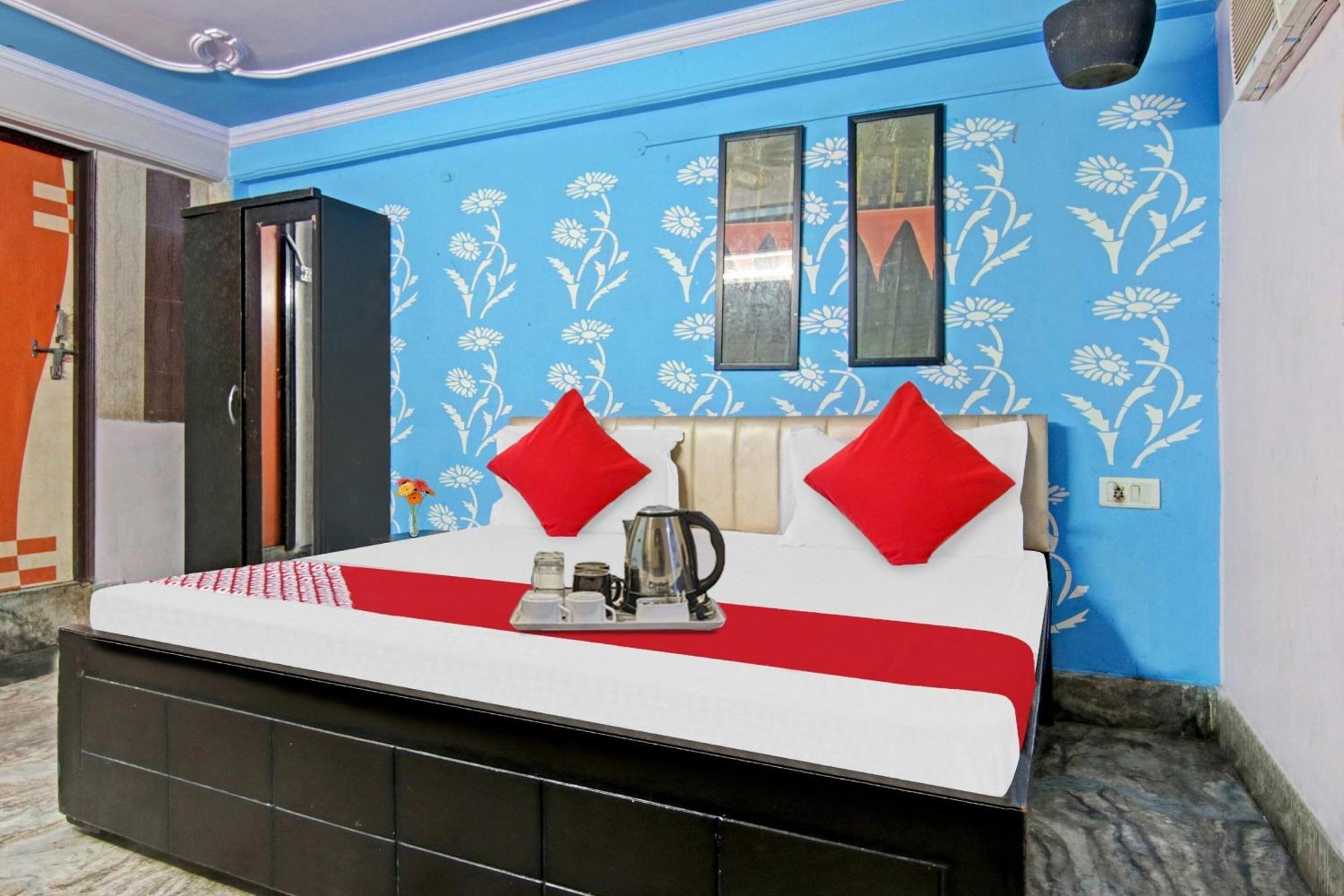 Flagship Hotel Decent Stay Near Pvr Vikaspuri Delhi นิวเดลี ภายนอก รูปภาพ